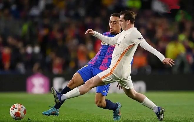 Ning连续十场比赛得分超过反败为胜，巴塞罗那不断突破！