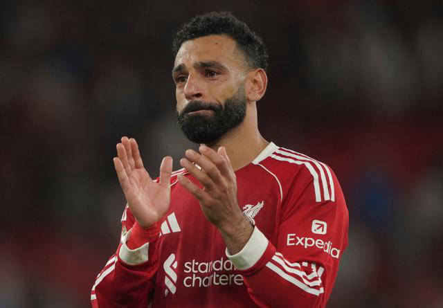 利物浦教练压力巨大！，萨拉赫遭遇二十持续失利引发球迷热议(利物浦续约萨拉赫)