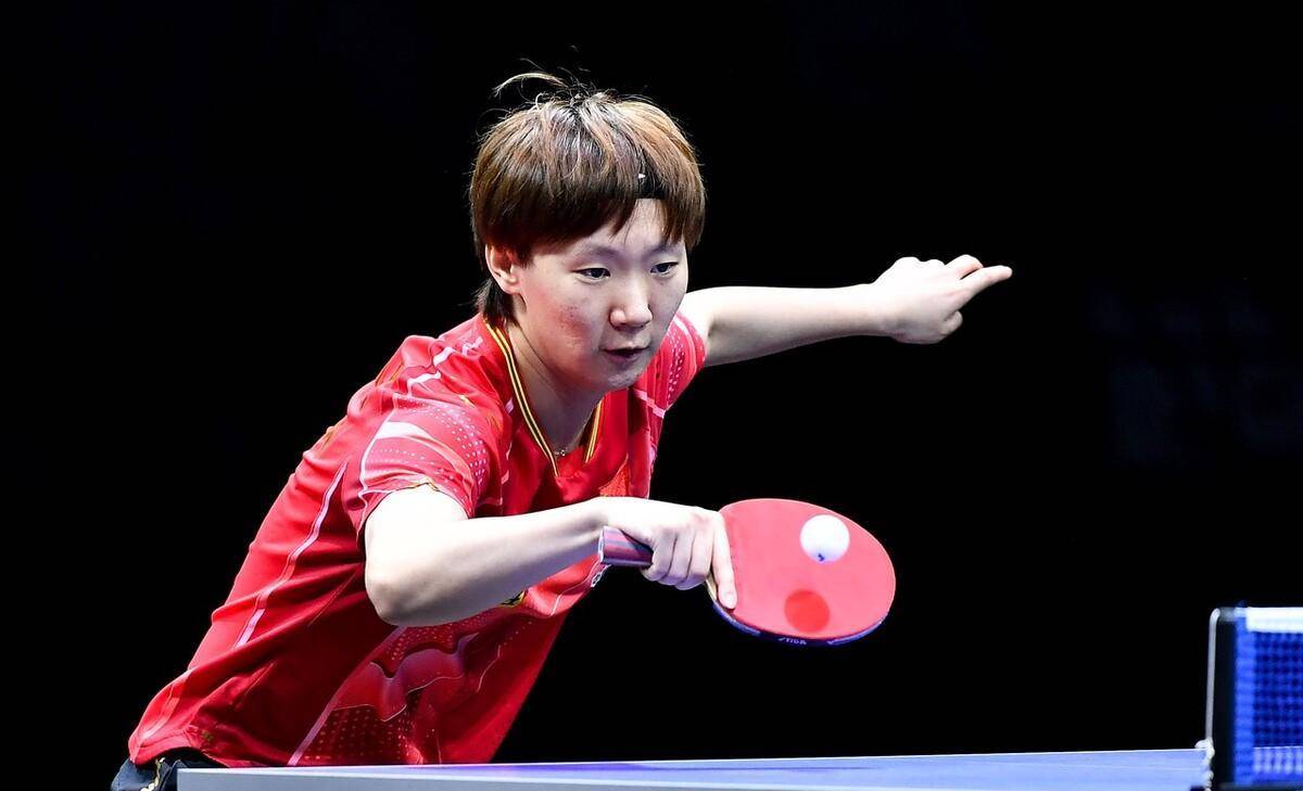 莱万多夫斯基在FPX比赛中出色防守，惊险取胜引发热议！的简单介绍